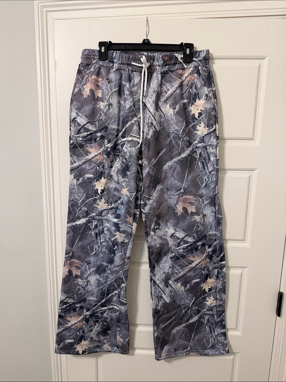 Fashion Nova Men's Gray & Black Camo Joggers